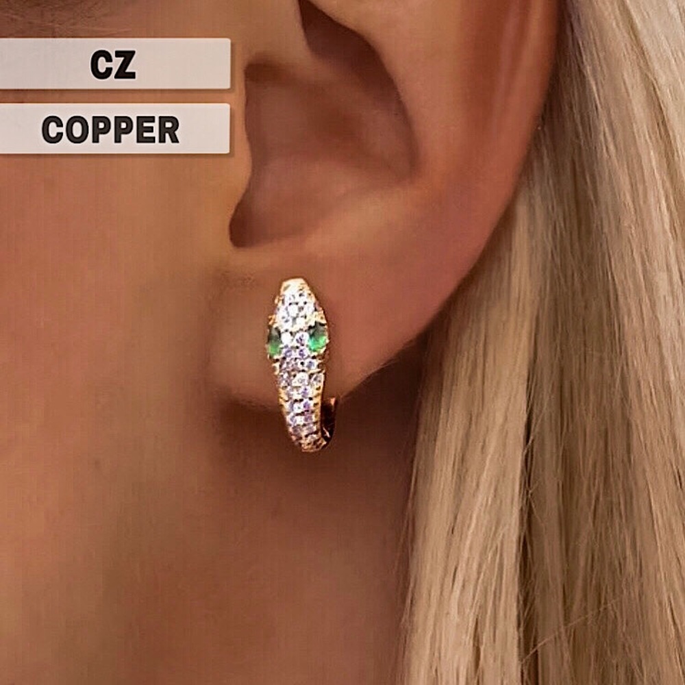 ⚜️𝟯𝟬%𝗢𝗙𝗙 𝗯𝘂𝗻𝗱𝗹𝗲𝘀 𝟯+⚜️ NEW CZ Snake Delicate Huggies